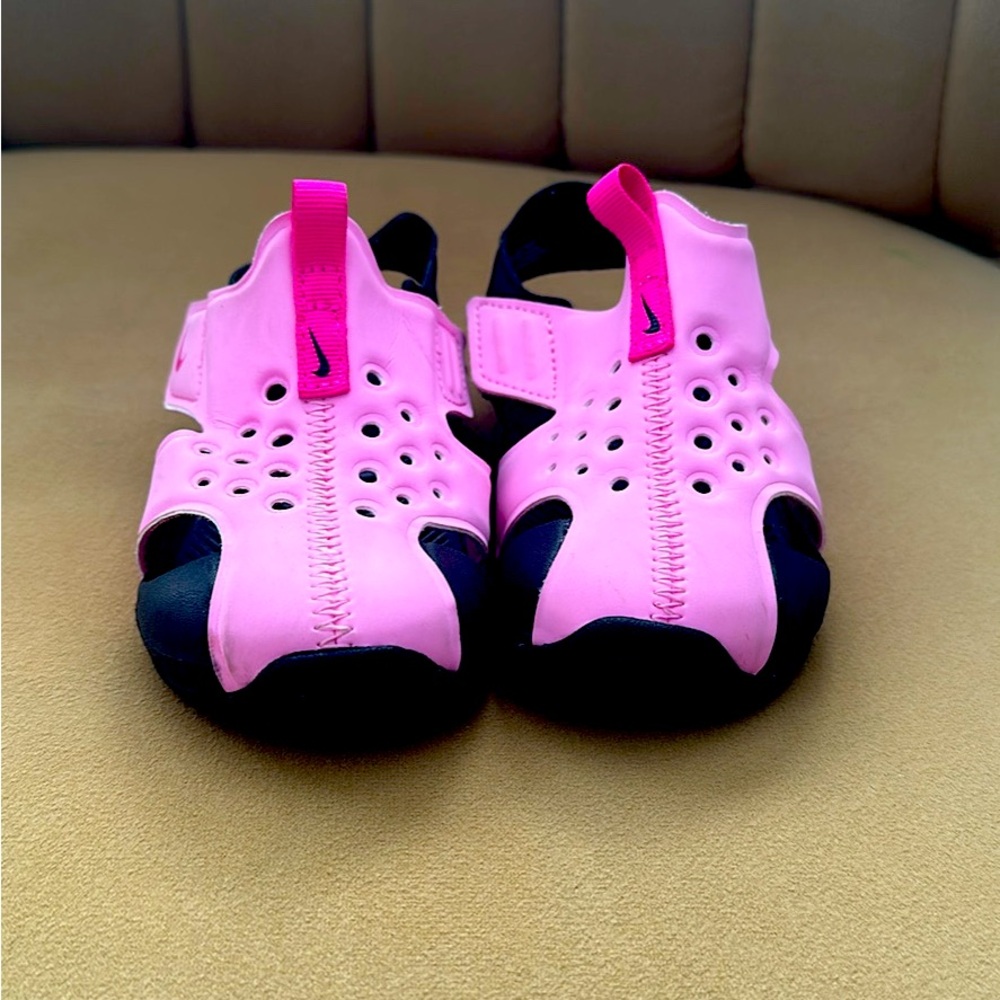 Girl's Nike Sunray Protect Pink 7c